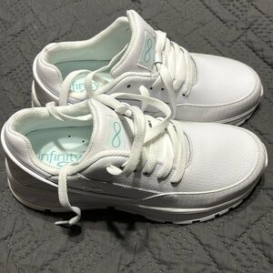 Infinity shoes by Cherokee